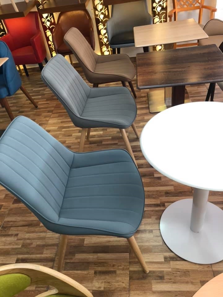 chaises et tables café au maroc