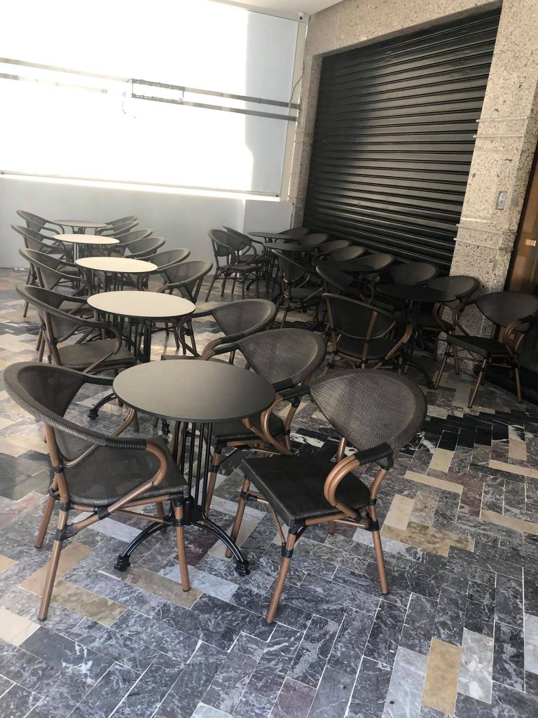 Chaises d'intérieur et de Terrasse pour Café